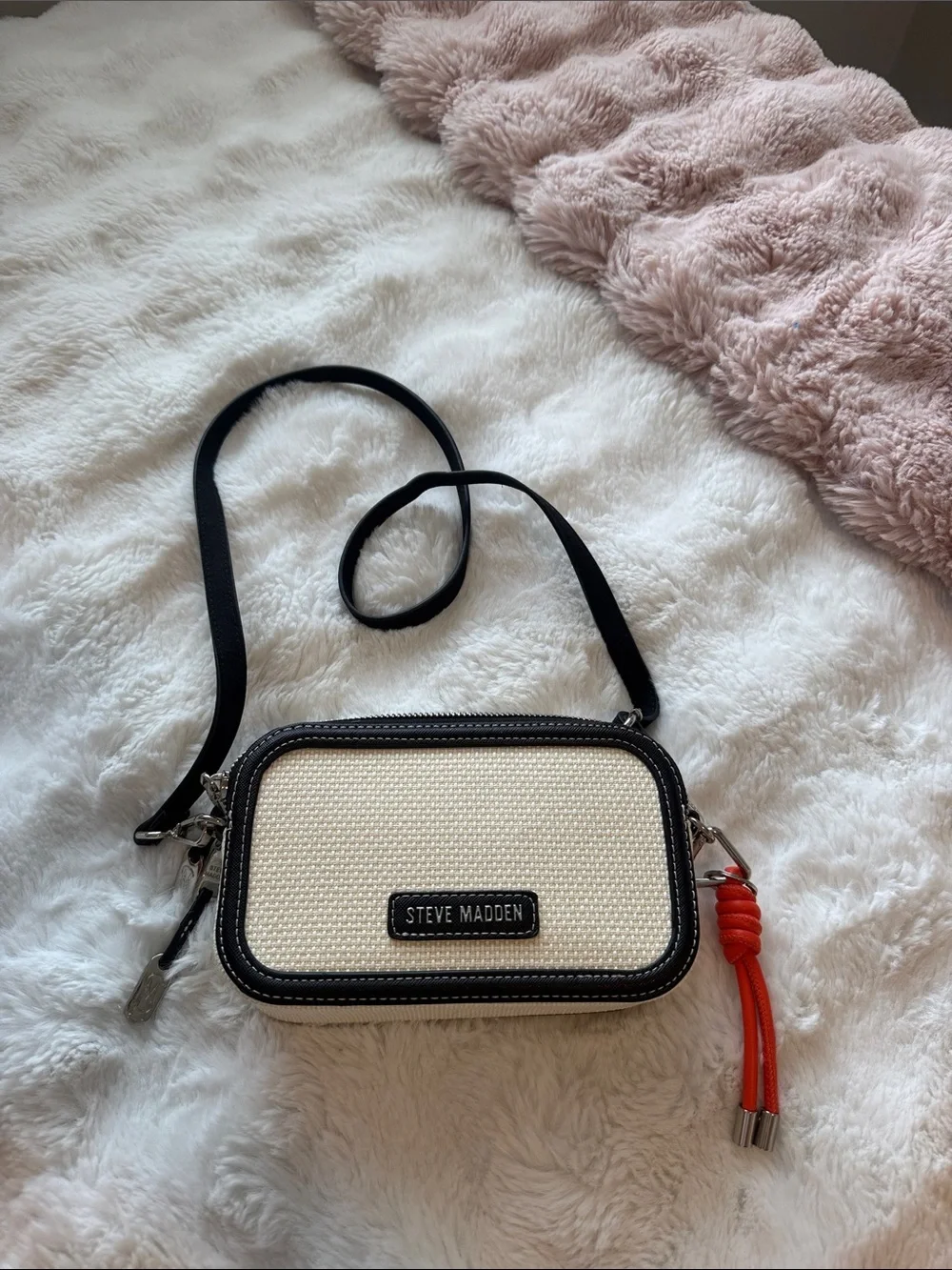 Steve Madden White and Black Crossbody Bag - Picture 1 of 6